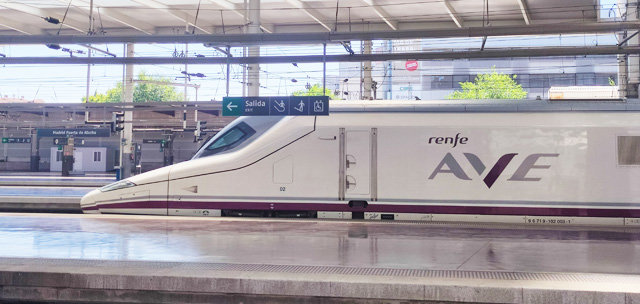 Renfe lidera los servicios de alta velocidad en todas las líneas ferroviarias de España a pesar de la competencia
